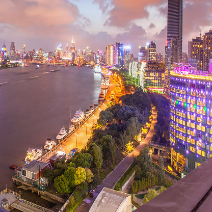 Look! The Night View of the Oriental Pearl Tower Opposite-Ming Chen