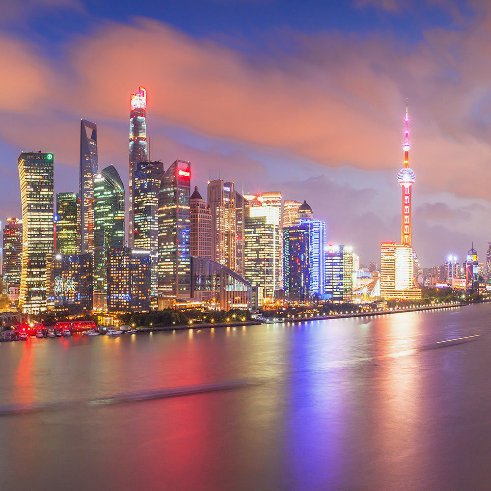 Look! The Night View of the Oriental Pearl Tower Opposite-Ming Chen